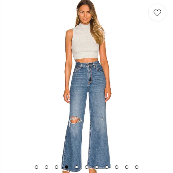 Levi's High Loose Flare Distressed Quality Denim Size 26 NWT